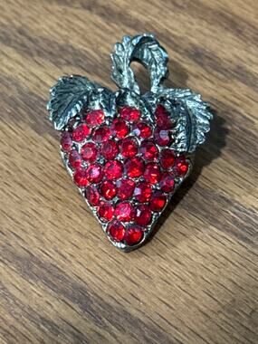 Vintage Red Rhinestone Strawberry Brooch Pin Silver Tone Marcasite Style